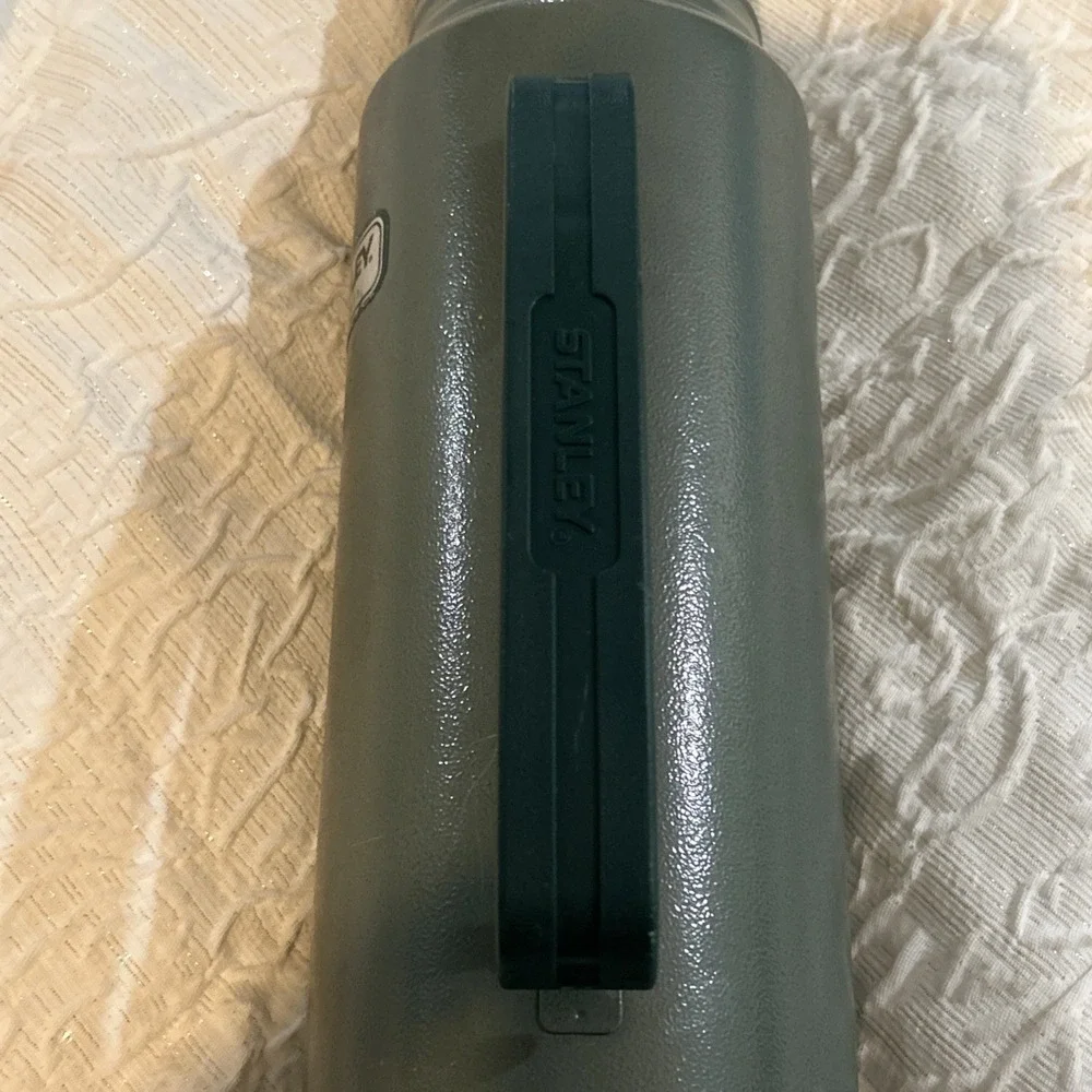 VTG Stanley Green Vacuum Thermos  W/ Stopper & Cup 1.1 Quart EN 12546-1 USA‎ - Picture 3 of 9